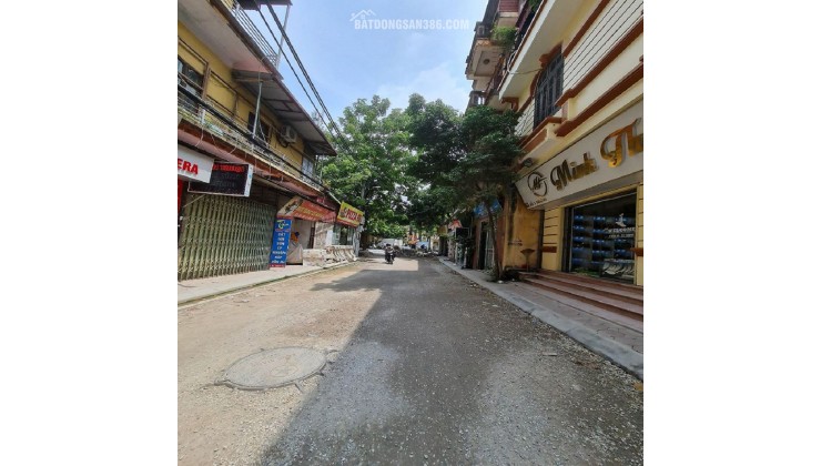 Chủ bán gấp nhà 111m2 Đông Dư, Gia Lâm. Sổ đỏ SẴN GIAO DỊCH. Chỉ 11.x tỷ. LH: 0989894845